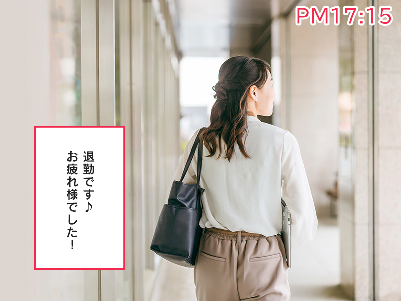 事務作業をする女性派遣スタッフ
